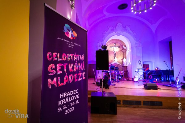 Hradec Králové zaplní několik tisíc mladých věřících z celé republiky Hradec Králové zaplní několik tisíc mladých věřících z celé republiky